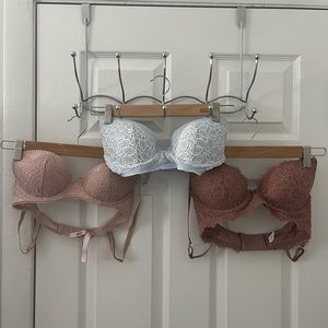 SET of 3 Size 32C bras! 1 Victoria’s Secret and 2 Aerie push-up bras